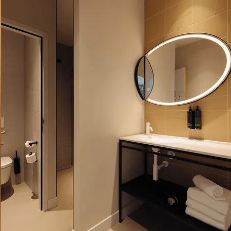 Hotell Conscious Museum Square 4*