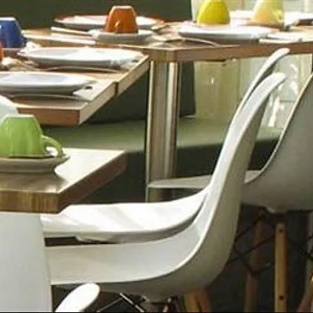 Hotel Conscious Museum Square