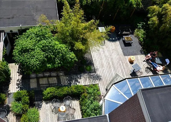 מלון Conscious Museum Square 4*