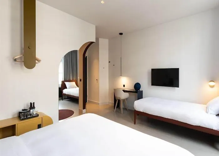 Conscious Museum Square מלון 4*