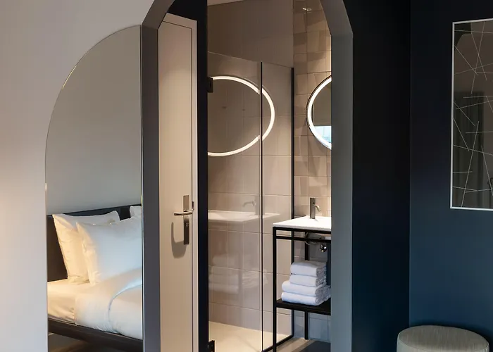 ホテル コンシャス ミュージアム スクエア