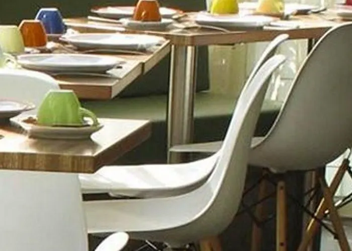 ホテル コンシャス ミュージアム スクエア