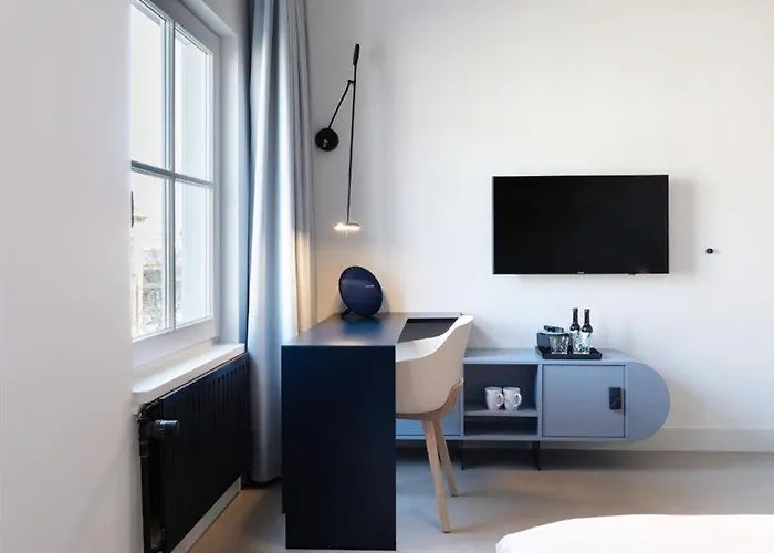 コンシャス ミュージアム スクエア アムステルダム