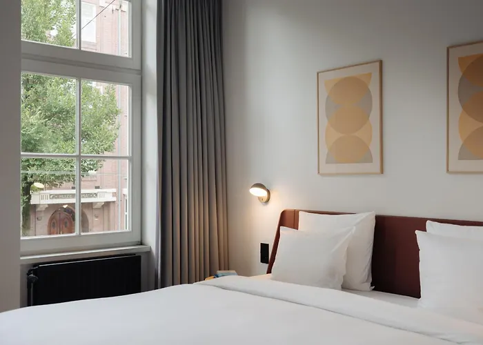 コンシャス ミュージアム スクエア 4*