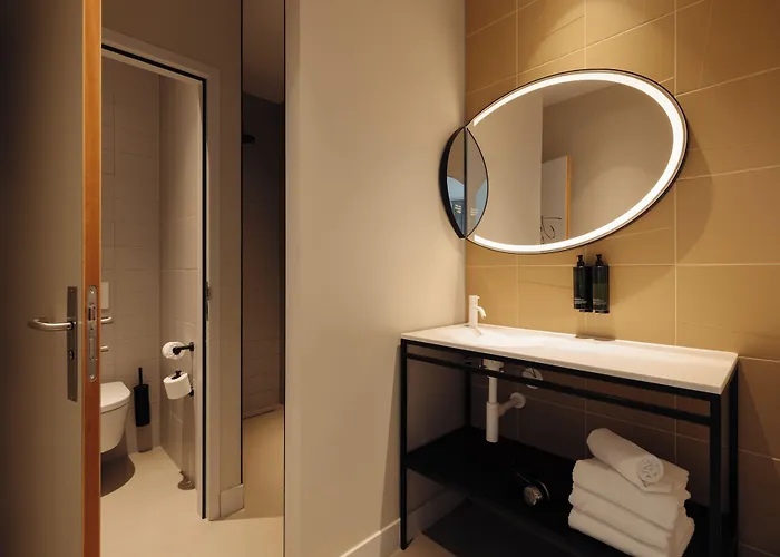 ホテル コンシャス ミュージアム スクエア 4*