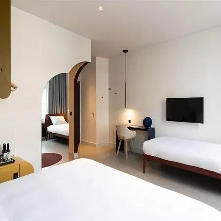 كونشيز ميوزيم سكوير فندق 4*